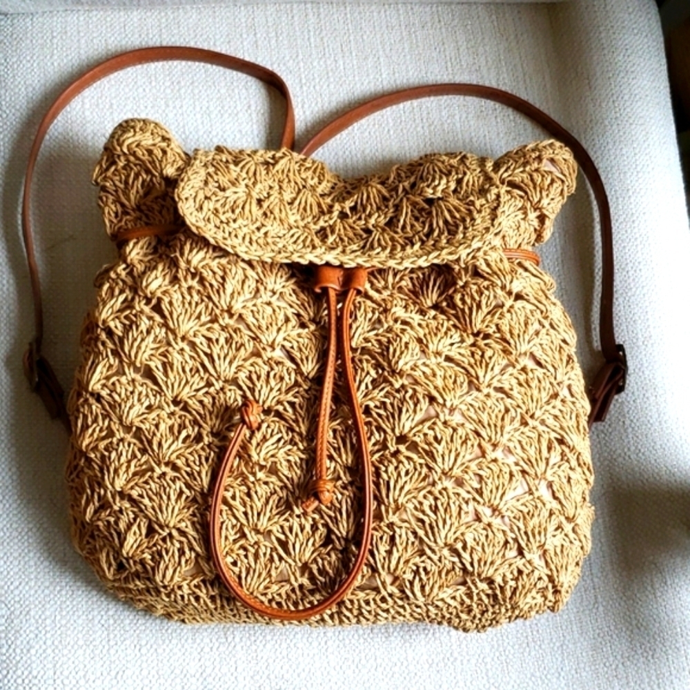 Backpack 100% paper and leather